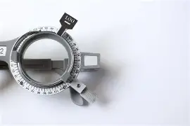 眼镜新品的引进流程与试销评估